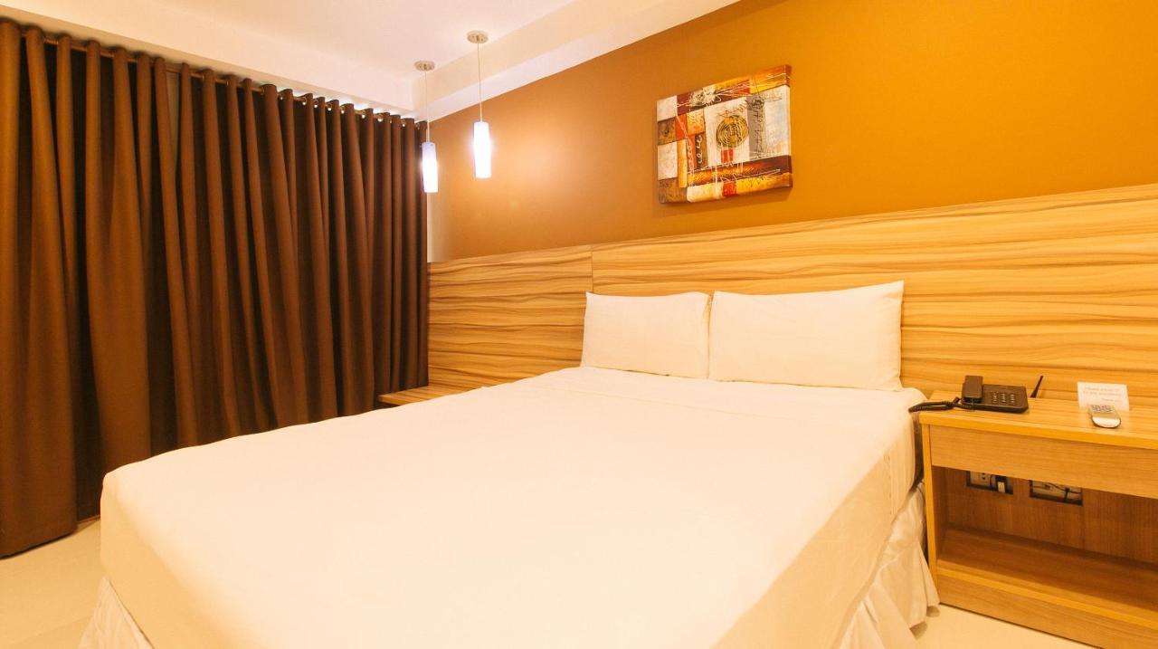 Guijo Suites Makati Makati City Exterior foto